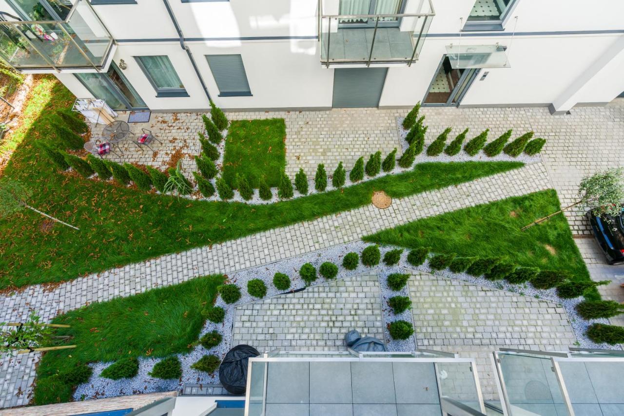 Central Apartments Garbary By Noclegi Renters Poznan Exterior photo